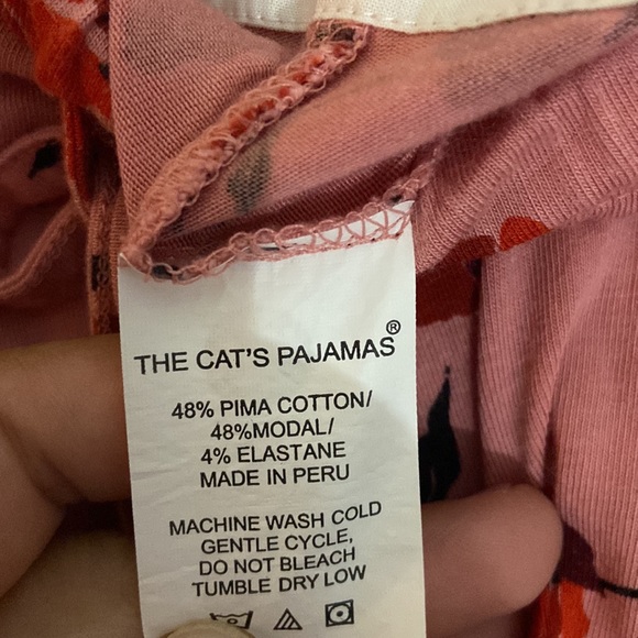 The Cat’s Luxurious Pajamas- Floral - Picture 4 of 4